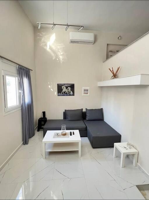 Chris Apartment With Loft Превеза Екстериор снимка
